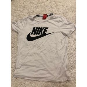 Women’s Nike Shirt